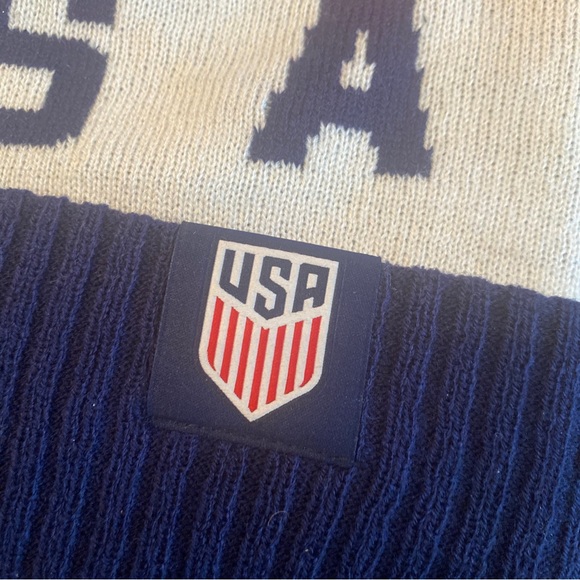 NIKE Team USA Winter Beanie Hat w/Pom - Unisex Adult - Picture 6 of 7